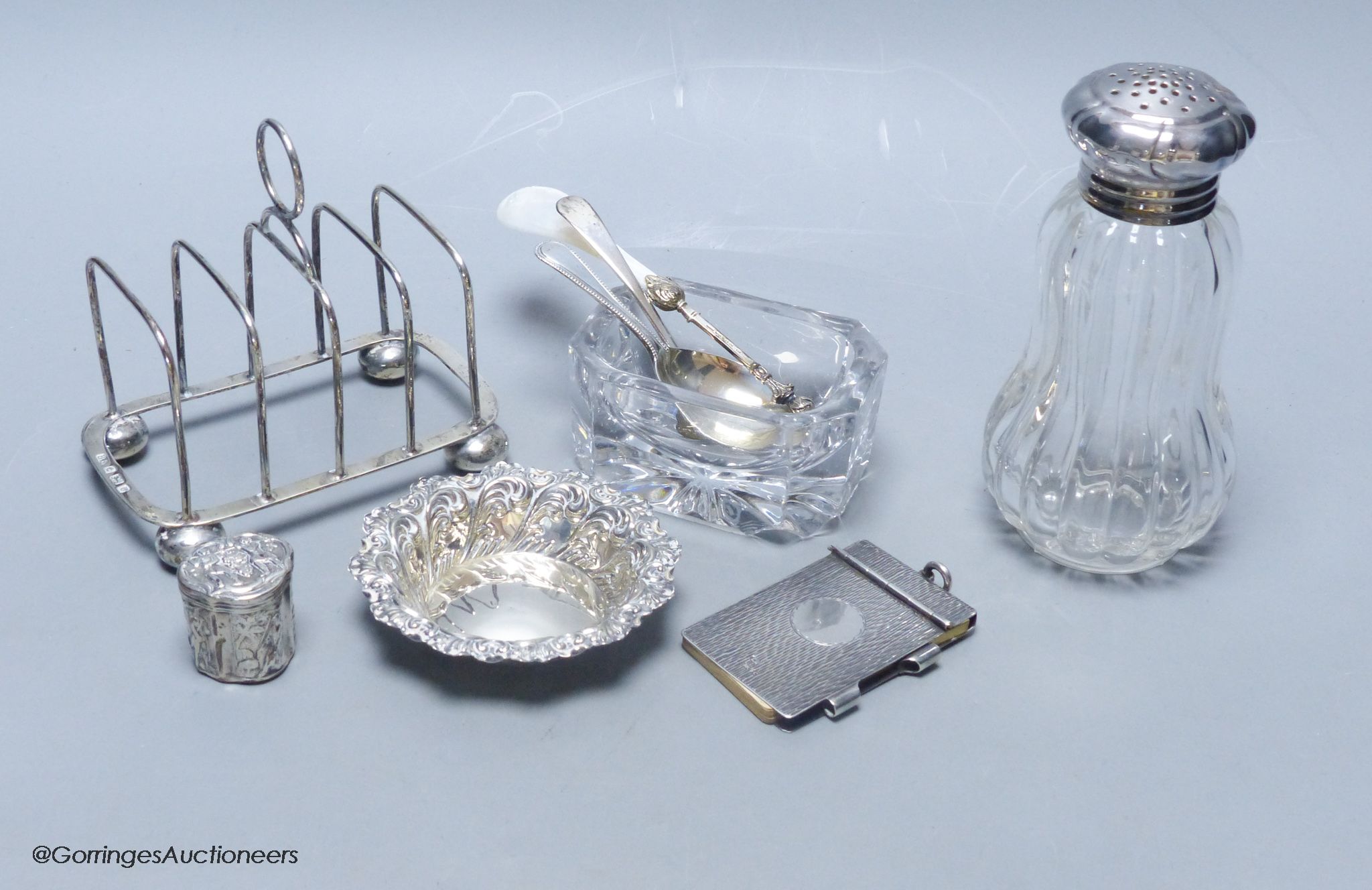 An Edwardian silver five bar toastrack and other minor silver including bonbon dish, mounted note case etc.